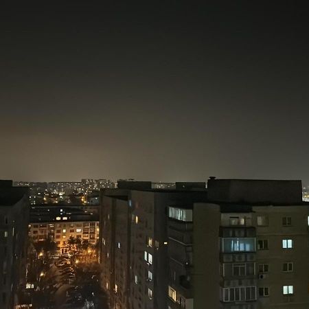 The Moon View Lägenhet Bukarest Exteriör bild